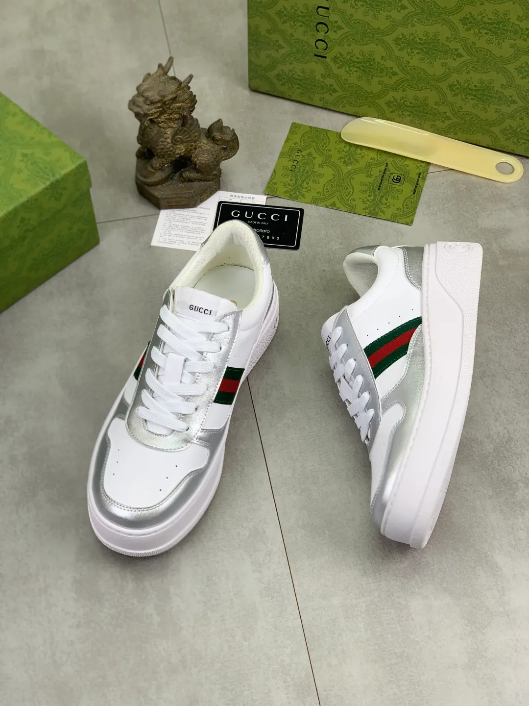 Men's shoes 💰P400💰【New model】 🆘 The latest model from Gucci official website 🎁 Classic casual and fashionable men's shoes 👟 Hot model 💥 Simple and elegant style, exclusive for trendy men. Unique latest brand elements from the official website 👑 Original Gucci decoration, fashionable and generous, made of original soft calfskin fabric ➕ Comfortable soft pigskin lining ✅Wear-resistant rubber outsole specified on the official website_Full elasticity, classic model taken in real life🎬Color: 5️⃣colors available😍Number: 38-44 (45 46 customized)
